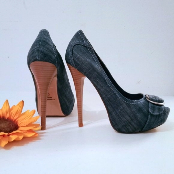 🎁FREE GIFT INCLUDED🎁 NWOT Denim Stiletto Platform Peep Toe Heels Metal Accent - Picture 2 of 15